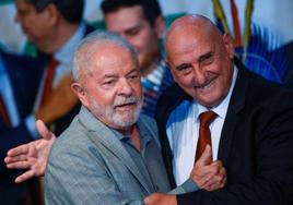 El presidente brasileño, Luiz Inácio Lula da Silva, junto al general Gonçalves Dias, en una imagen de archivo.