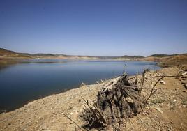 Embalse del Pantano de la Breña en Almodóvar del Río (Córdoba).