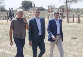 El presidente Sánchez, en su visita de hace doce días al parque nacional de Doñana. Alberto Núñez Feijóo estuvo en Huelva.