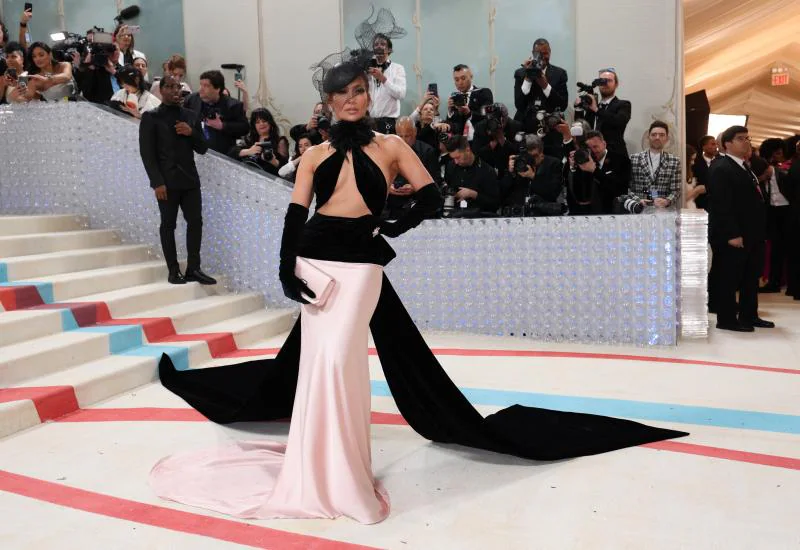 Jennifer Lopez, con un vestido hecho a medida de Ralph Lauren.