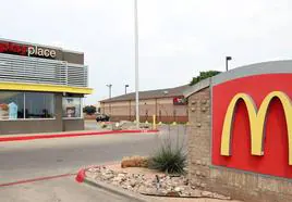La inspección ha detectado situaciones laborales ilegales en decenas de locales de McDonald's de Estados Unidos.