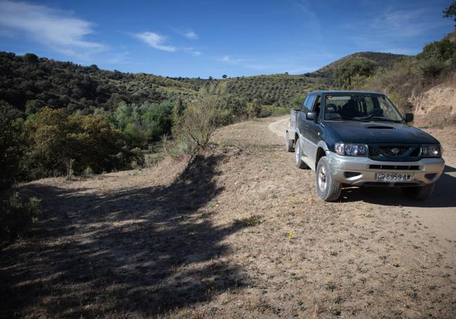 Bifurcación: a la izquierda, Camino Romano; a la derecha, sendero abierto en los años cincuenta.