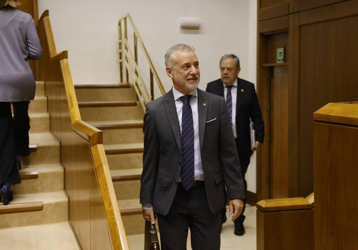 El lehendakari, Iñigo Urkullu, en el Parlamento Vasco.