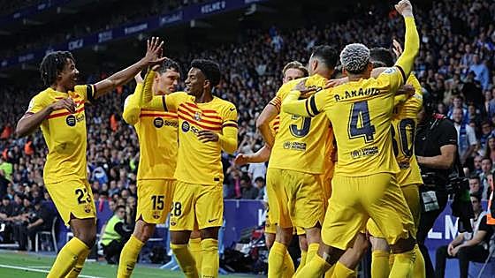 El Barça entona el alirón en un derbi catalán de alta tensión