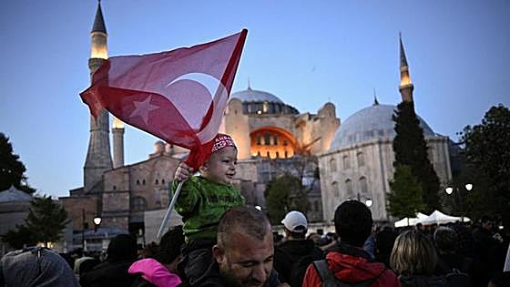 Erdogan se juega su futuro en una Turquía dividida