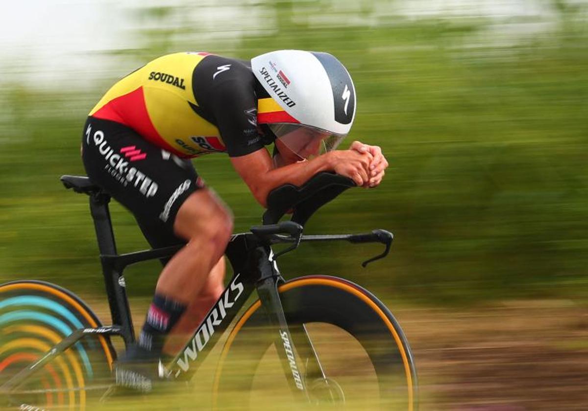 Evenepoel abandona el Giro por Covid tras recuperar el liderato