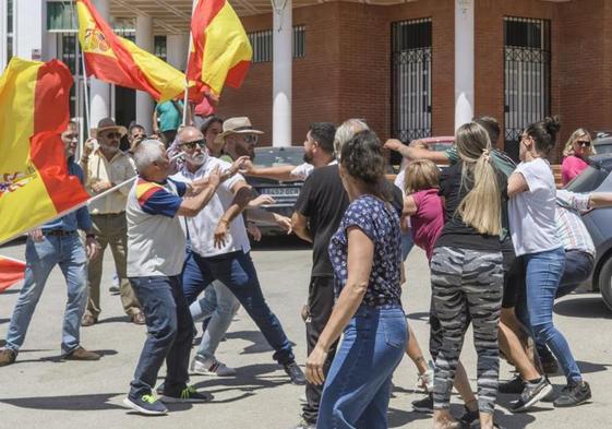 Altercados entre simpatizantes de Vox y vecinos del pueblo de Marinaleda.