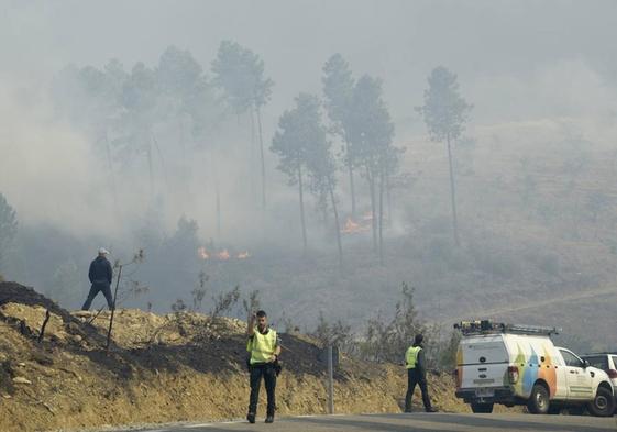 Las llamas han arrasado ya unas 10.000 hectáreas en Hurdes y Gata