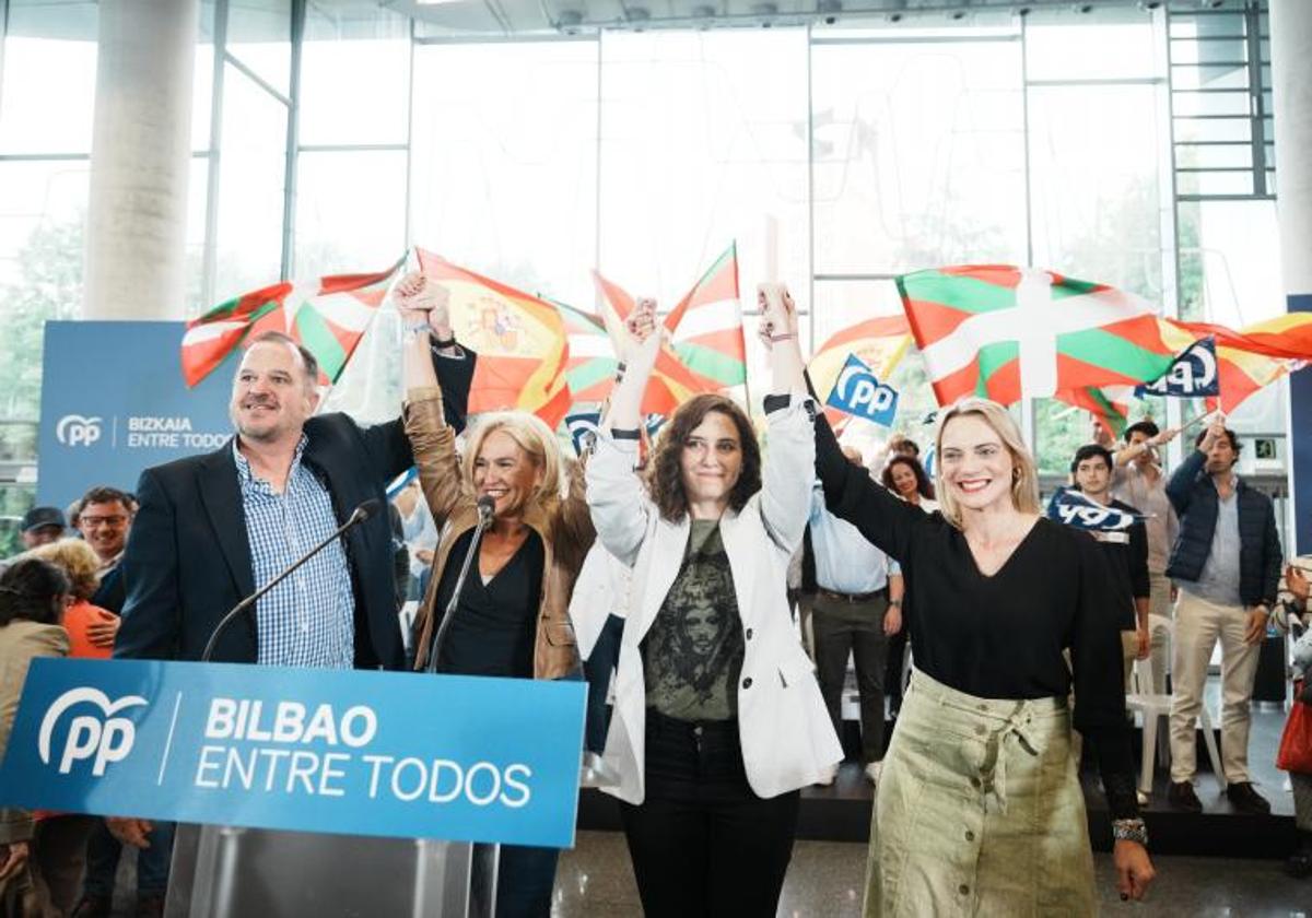 La presidenta de la Comunidad de Madrid, Isabel Díaz Ayuso, en un acto electoral en Bilbao.