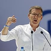 La campaña se embarra al acusar el PSOE a Feijóo de mentir con un «vuelo fantasma» que sí se canceló