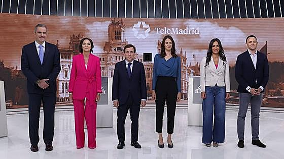 Almeida salva el debate madrileño ante el empuje de Podemos