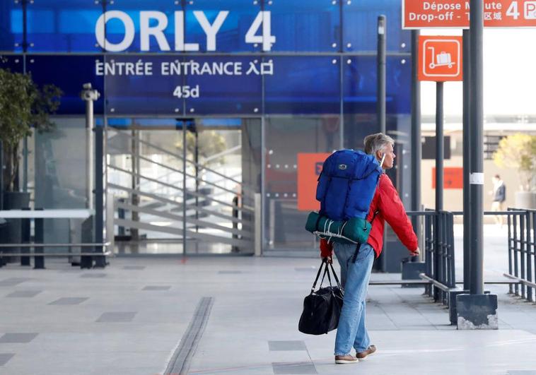 Francia prohíbe ya los vuelos nacionales con alternativa en tren