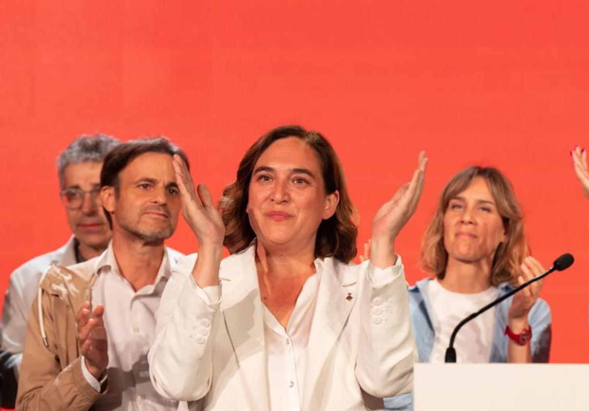 Ada Colau comparece ante los medios tras los resultados electorales.