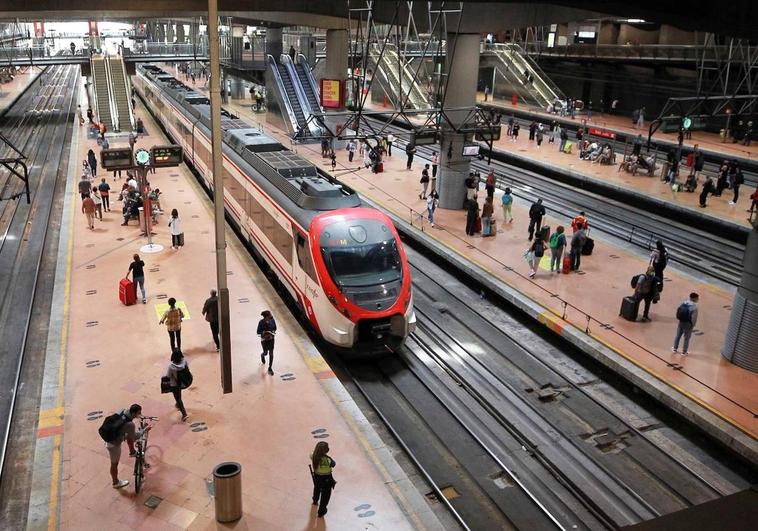 Adif solo gastó tres de cada diez euros destinados a los trenes regionales en 2022
