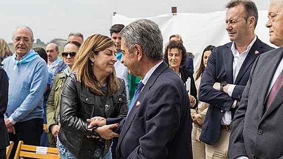Revilla se ofrece en Cantabria para que los populares no pendan de la ultraderecha
