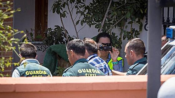 Prisión sin fianza para el acusado de matar a su hermana embarazada y a su sobrino