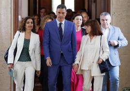 Sánchez llega al Congreso para dirigirse a su grupo parlamentario tras la decisión de adelantar elecciones generales anunciada el lunes