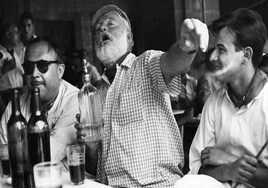 El Hemingway indómito que bebía los vientos por una España salvaje