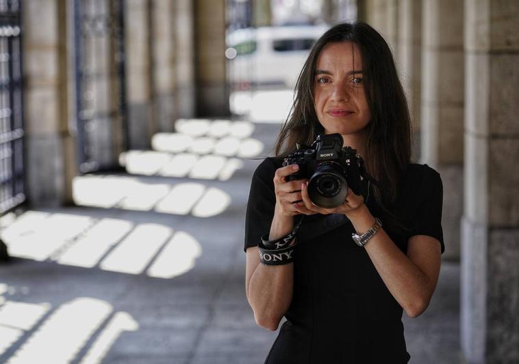 María Senovilla ha pasado esta semana por Bilbao para ofrecer una conferencia sobre fotógrafas y corresponsales de guerra.