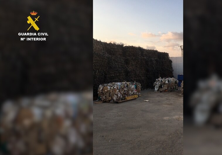 La Guardia Civil detiene a ocho personas por el tráfico ilegal de 5.700 toneladas de plásticos