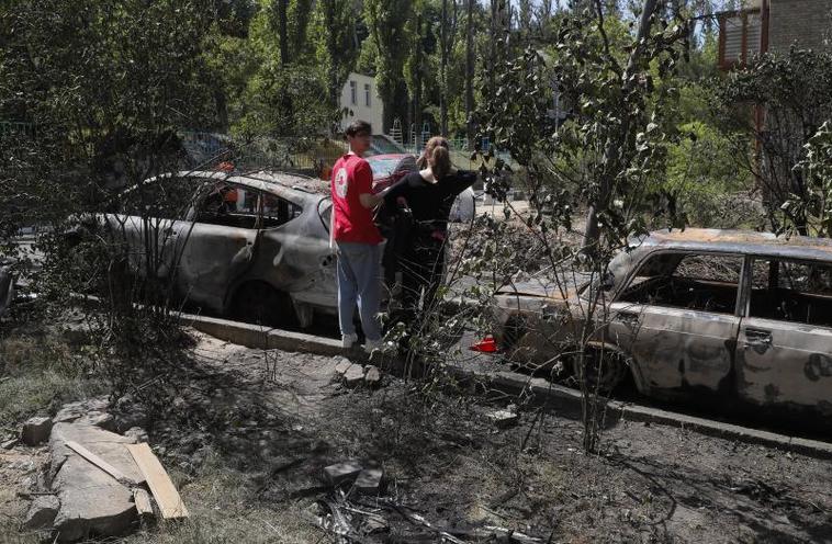 Daños causados por un bombardeo ruso sobre Ucrania