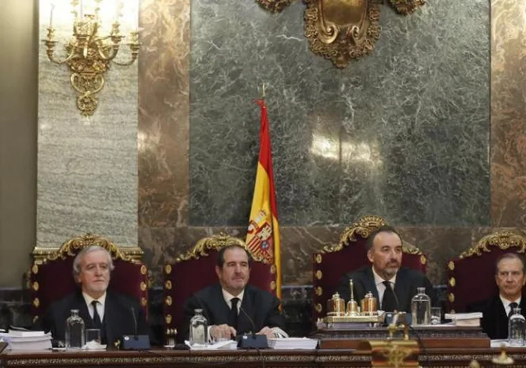 Integrantes de la Sala Segunda del Tribunal Supremo, con el presidente Manuel Marchena al frente.