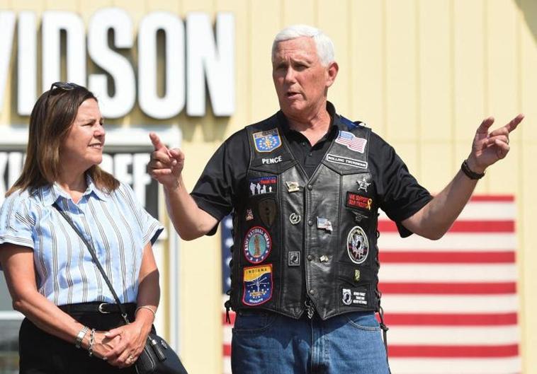 El candidato presidencial republicano y exvicepresidente de EE UU Mike Pence, en un mitin en Iowa.