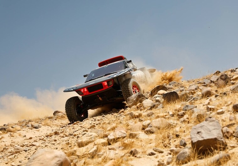 Así se prueban los coches que irán al Dakar 2024
