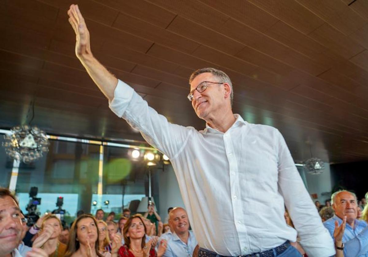 Alberto Nuñez Feijóo durante la reunión de la junta directiva del PP-A