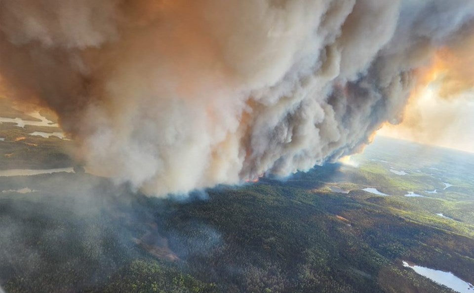 La pelea de Canadá contra más de 400 fuegos