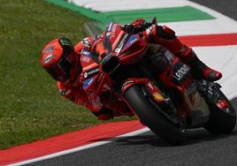 Pecco Bagnaia, rodando este viernes por el trazado de Mugello.