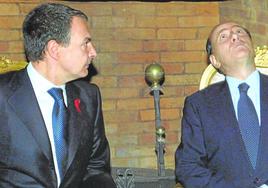 José Luis Rodríguez Zapatero y Silvio Berlusconi, en una cumbre bilateral en Roma en diciembre de 2005.