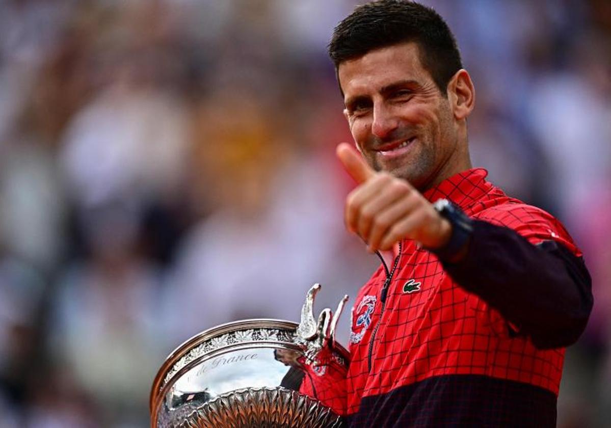 Novak Djokovic celebra el triunfo en Roland Garros.