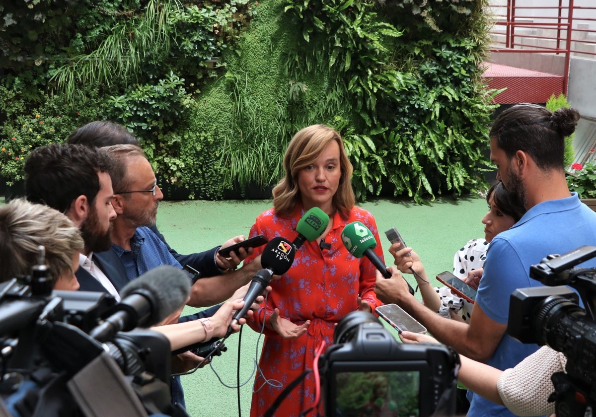 Pilar Alegría este martes en la sede del PSOE, en la calle Ferraz (Madrid)