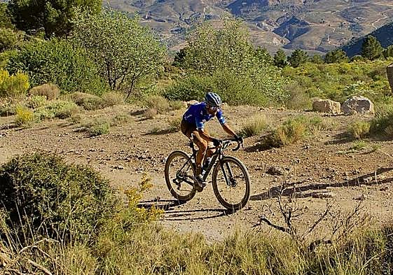 Valverde convierte el gravel en tendencia