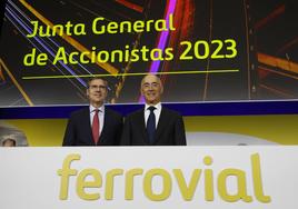 El presidente de Ferrovial, Rafael del Pino, y el CEO, en la junta de accionistas de abril.