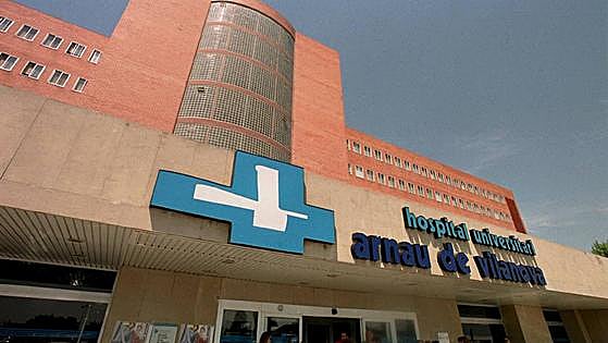 Detenido por presuntamente intentar matar a su expareja con una hacha en Lleida