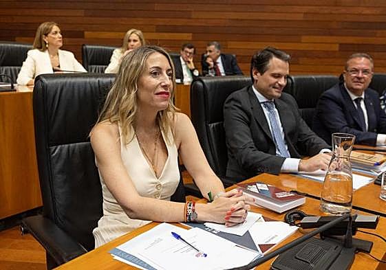 La baronesa del PP llamada a poner fin a la hegemonía del PSOE en Extremadura