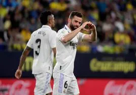 Nacho Fernández celebra un gol con el Madrid.