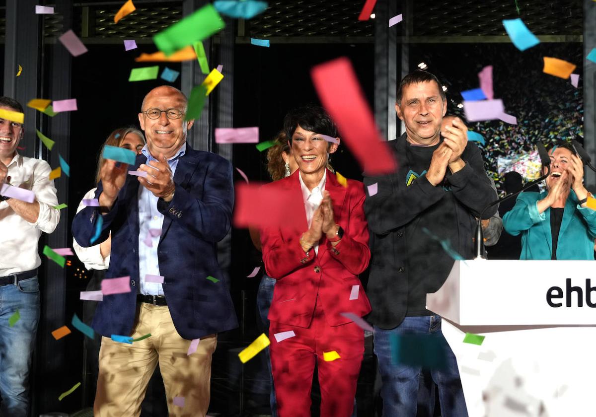 El coordinador general de EH Bildu, Arnaldo Otegi celebrando los resultados del pasado 28-M