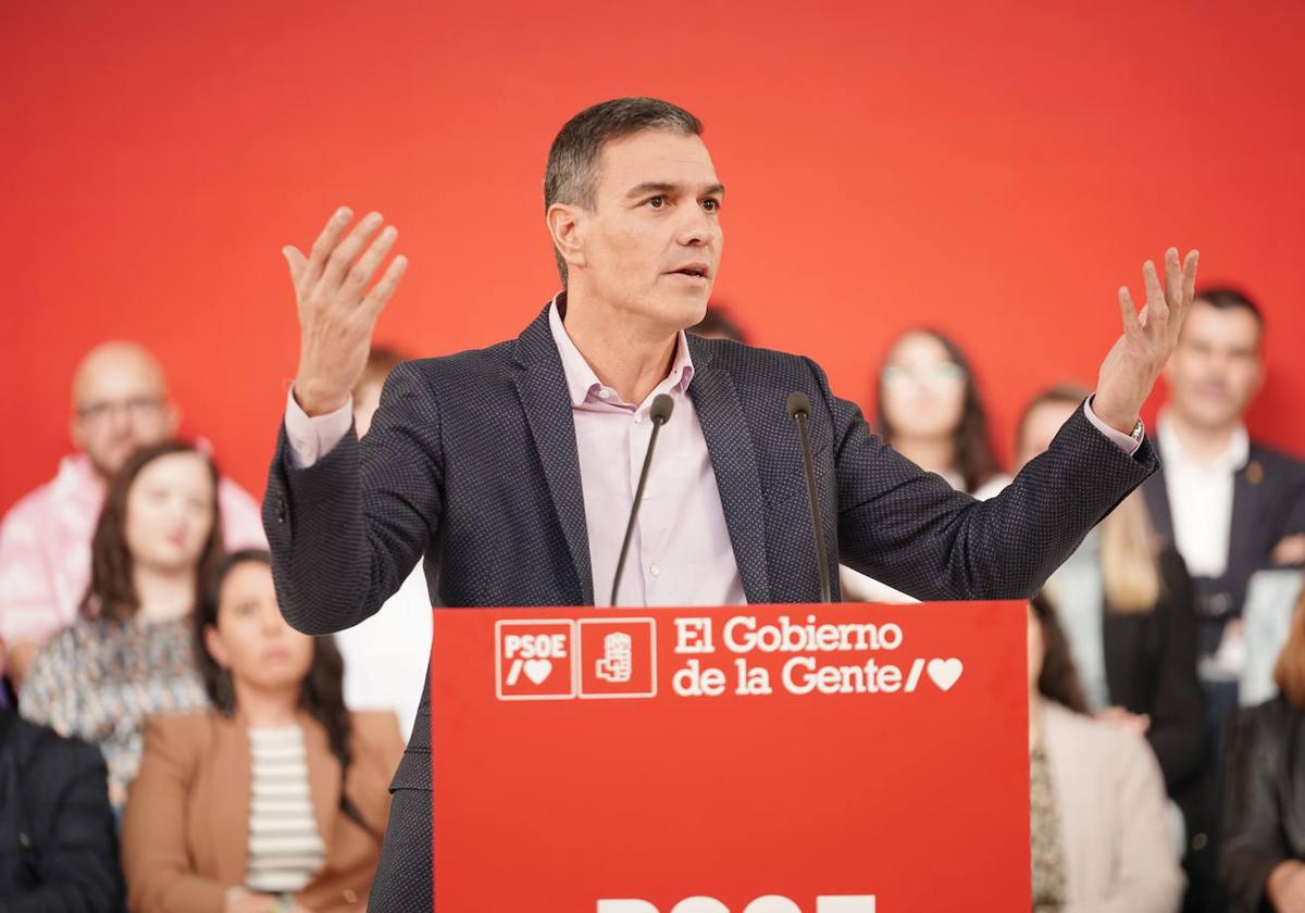 El secretario general del PSOE y presidente del Gobierno, Pedro Sánchez, en un mitin en Vitoria.