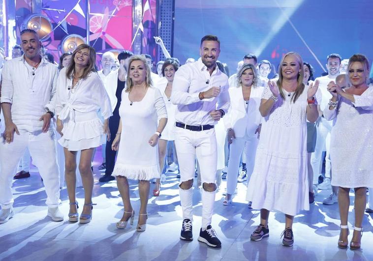 Sálvame dice adiós con una fiesta muy emotiva