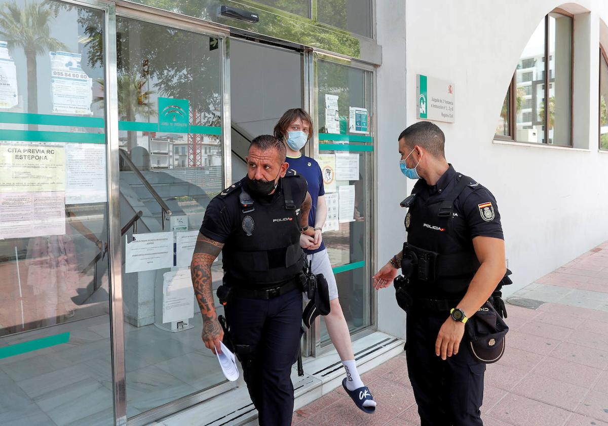 O'Connor sale detenido de la comisaría de Estepona el 22 de julio de 2021.