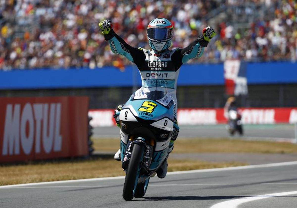 Jaume Masiá celebra la victoria.