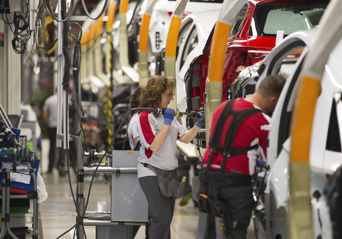 La producción industrial cayó el pasado mes de abril.