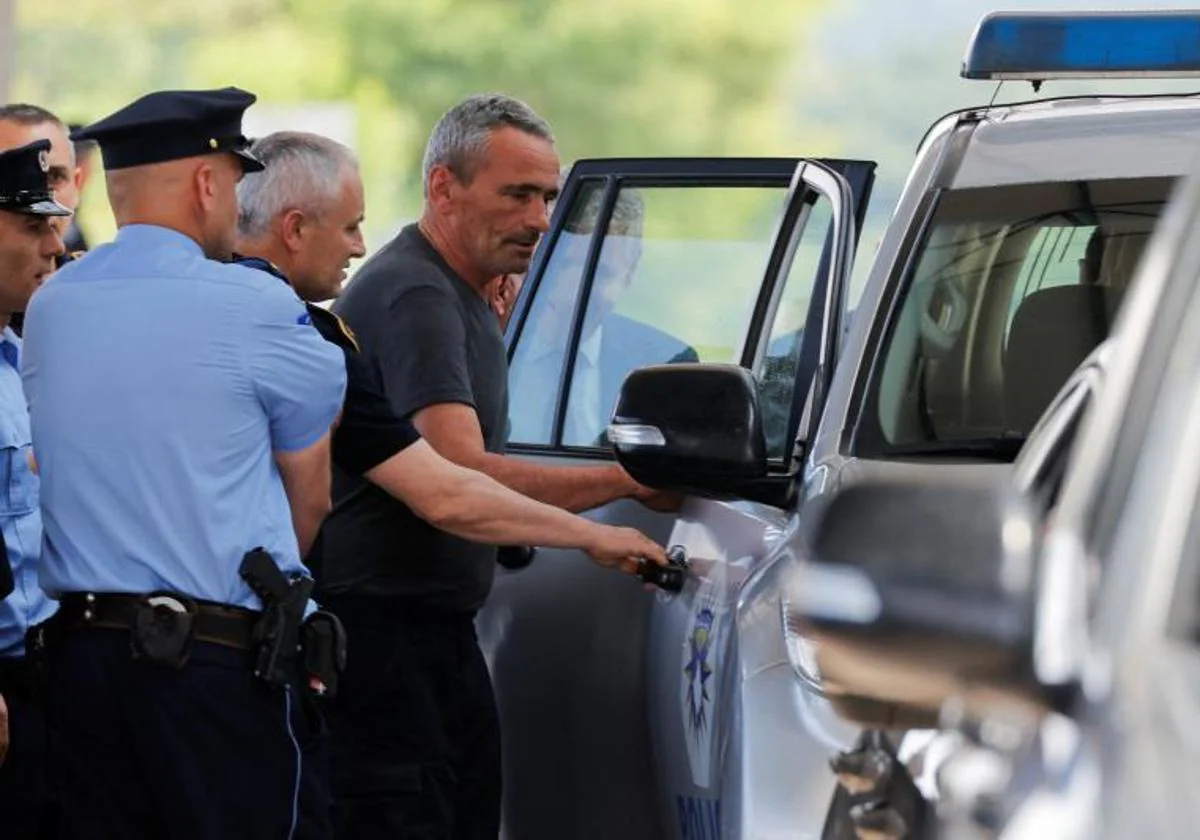 Serbia rebaja la tensión con Kosovo al liberar a los tres policías detenidos