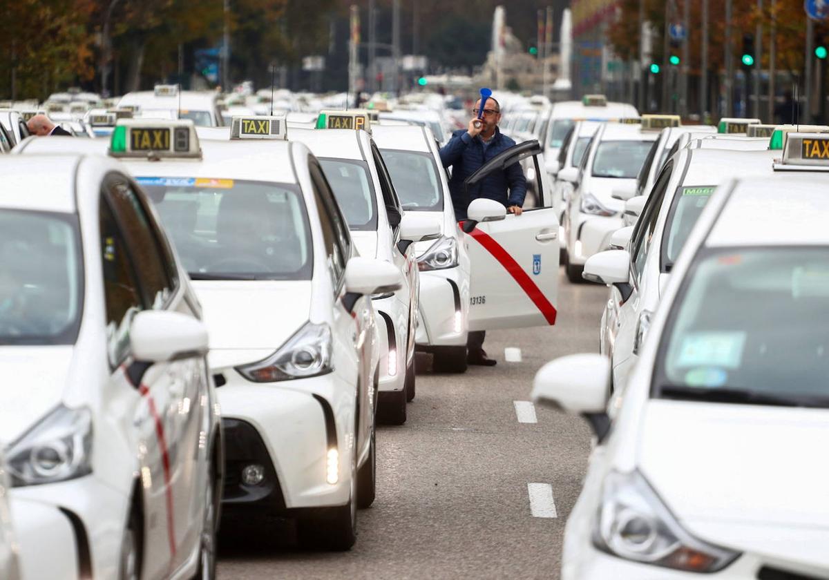 El Gobierno blinda al taxi frente a las VTC tras la sentencia europea