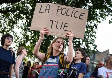 Prisión preventiva para el policía que mató de un tiro a un menor en Nanterre