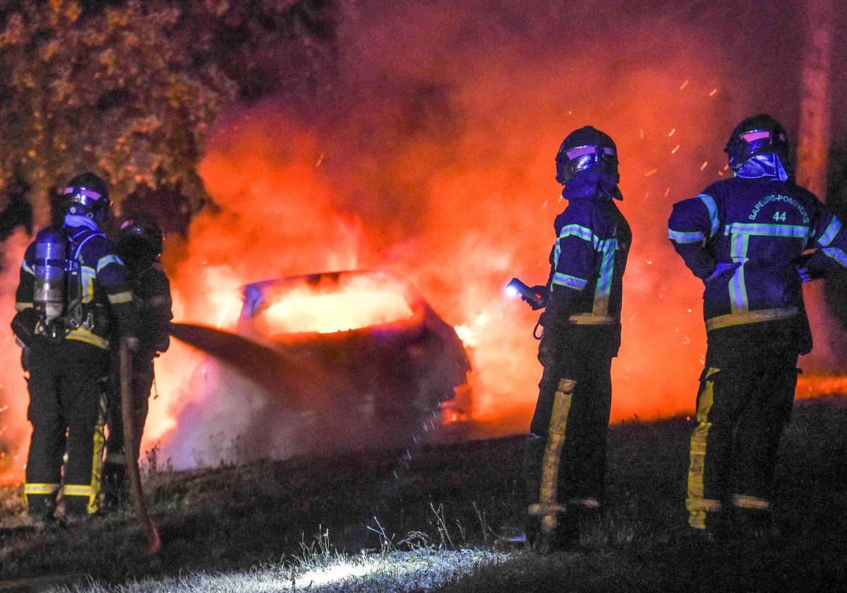 Muere un bombero de 24 años cuando apagaba un incendio en plena ola de disturbios en Francia