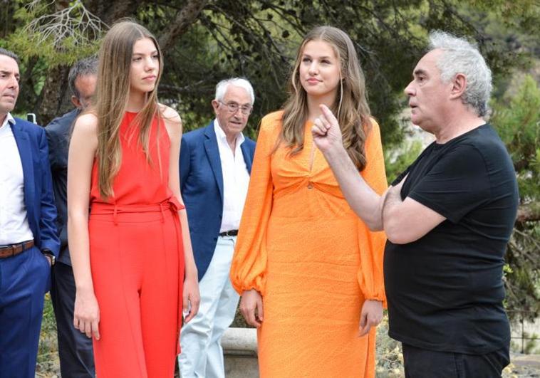 Ferran Adrià, anfitrión de Leonor y Sofía en su visita al Museo elBulli